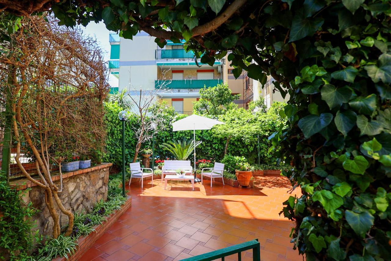 Garden House Giulia Lägenhet Sorrento Exteriör bild