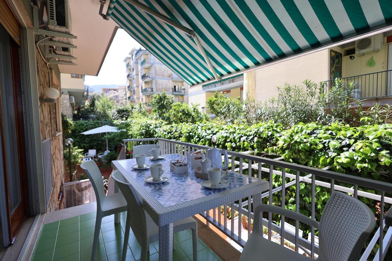 Garden House Giulia Lägenhet Sorrento Exteriör bild